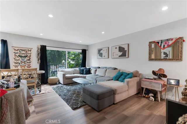15344 Weddington Street 102, Sherman Oaks, CA 91411
