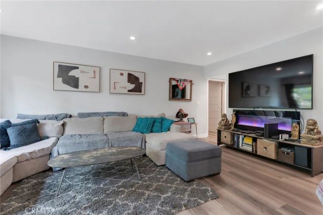 15344 Weddington Street 102, Sherman Oaks, CA 91411