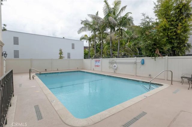 15344 Weddington Street 102, Sherman Oaks, CA 91411