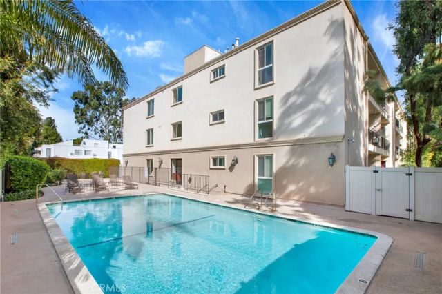 15344 Weddington Street 102, Sherman Oaks, CA 91411