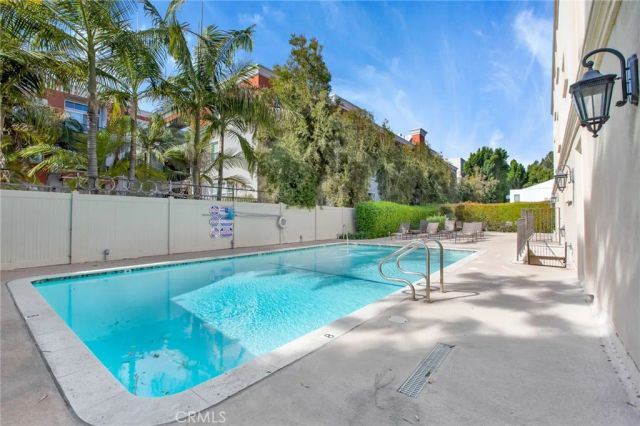 15344 Weddington Street 102, Sherman Oaks, CA 91411