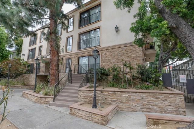 15344 Weddington Street 102, Sherman Oaks, CA 91411