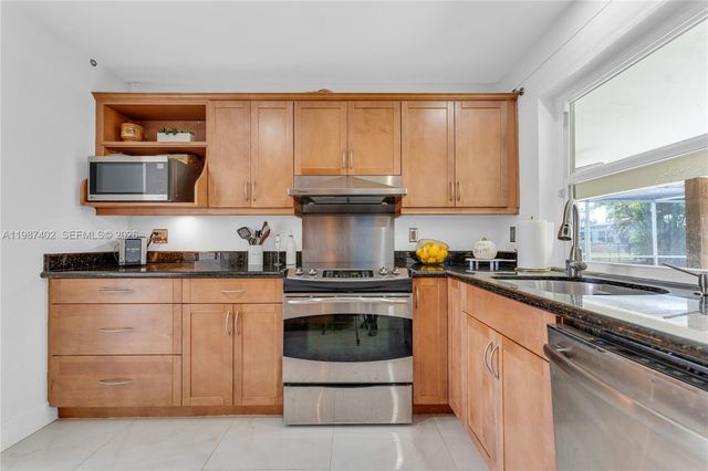 6924 NW 8th Ct, Margate, FL 33063