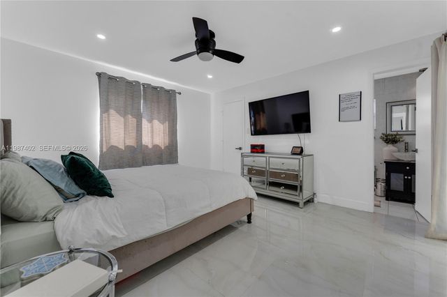 6924 NW 8th Ct, Margate, FL 33063