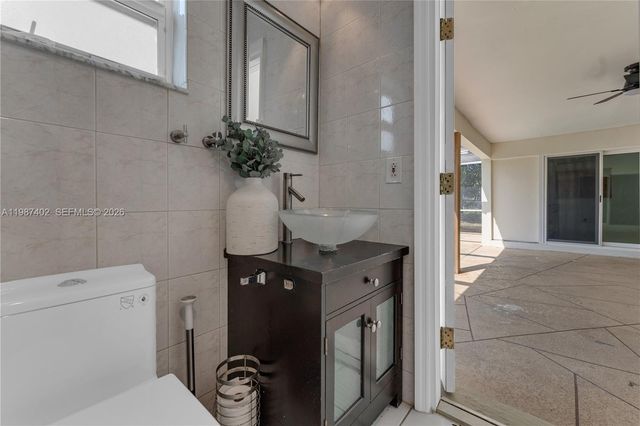 6924 NW 8th Ct, Margate, FL 33063