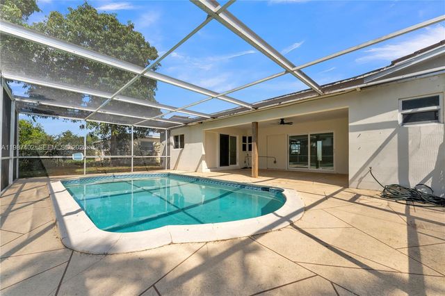 6924 NW 8th Ct, Margate, FL 33063