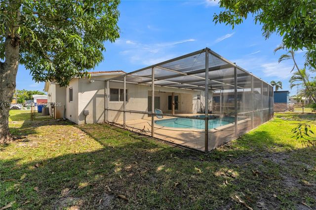 6924 NW 8th Ct, Margate, FL 33063