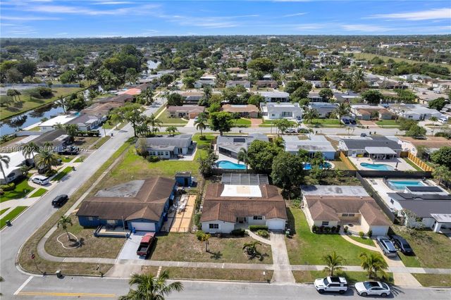 6924 NW 8th Ct, Margate, FL 33063