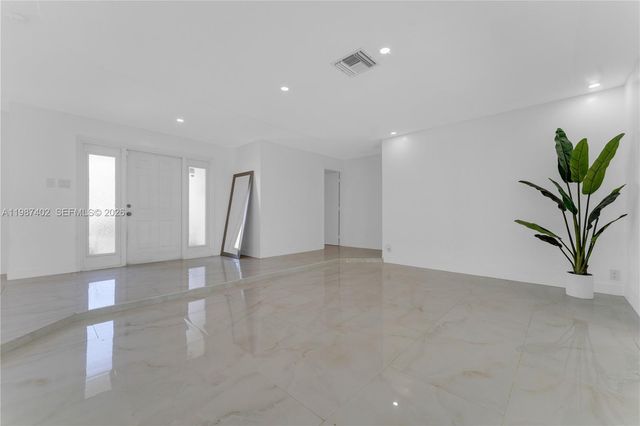 6924 NW 8th Ct, Margate, FL 33063