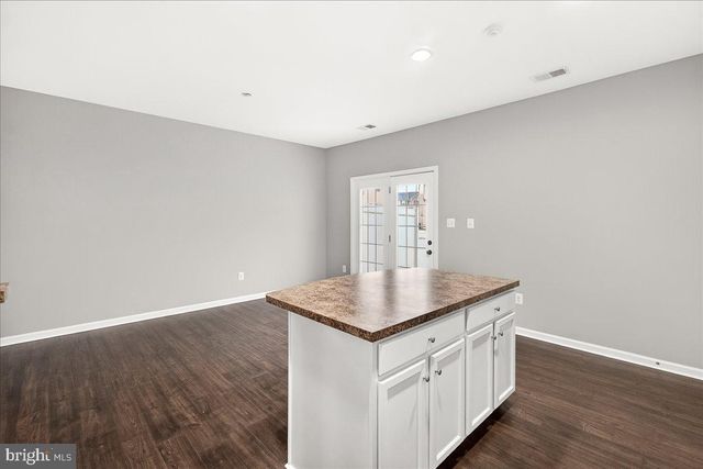 37 ERIE PL, Falling Waters, WV 25419