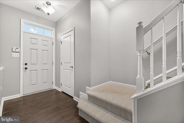 37 ERIE PL, Falling Waters, WV 25419