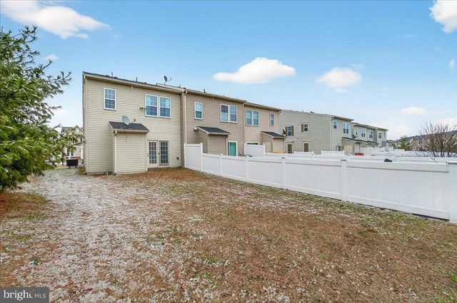 37 ERIE PL, Falling Waters, WV 25419