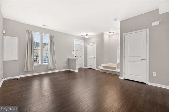 37 ERIE PL, Falling Waters, WV 25419