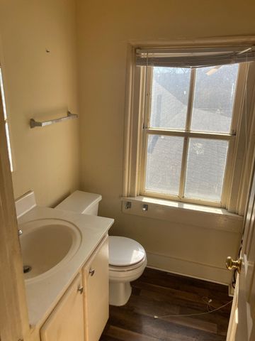 613 W 7th St, Columbia, TN 38401