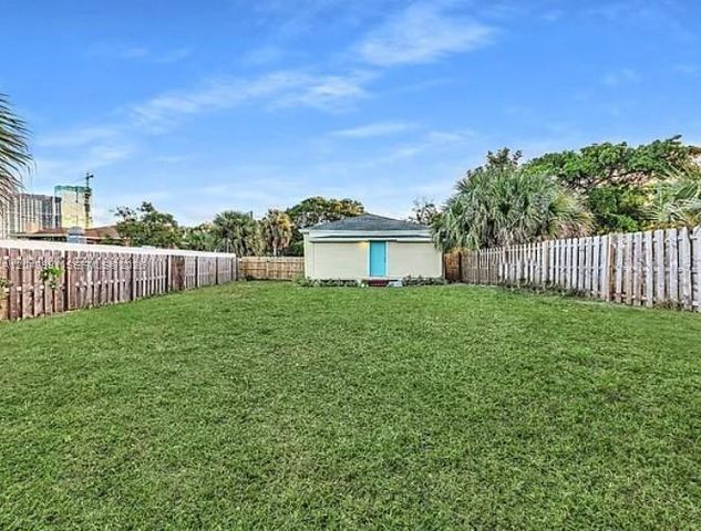 719 9th St, West Palm Beach, FL 33401