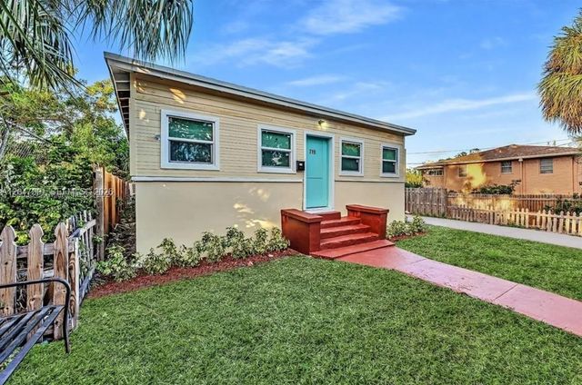 719 9th St, West Palm Beach, FL 33401