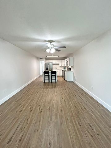 210 Pelham Road, 209 B, Fort Walton Beach, FL 32547
