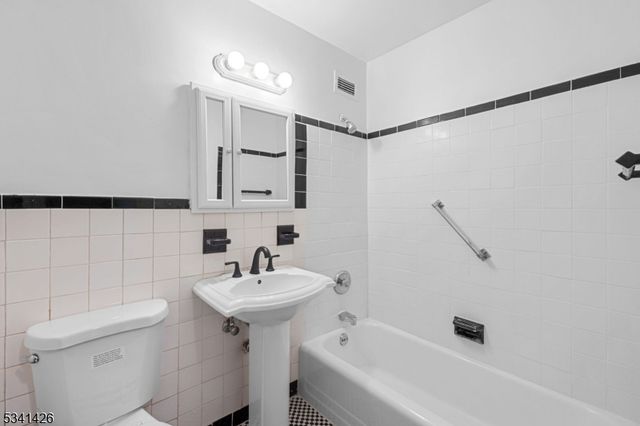 377 S Harrison St 9G, East Orange City, NJ 07018