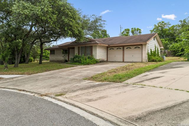 10801 PINEHILL ST, San Antonio, TX 78230