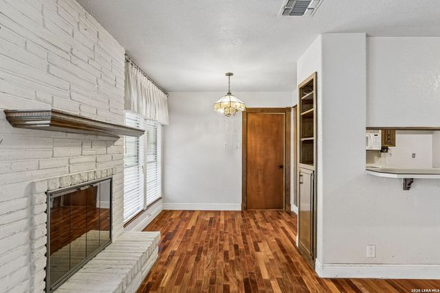 10801 PINEHILL ST, San Antonio, TX 78230