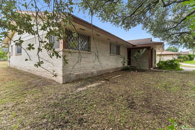 10801 PINEHILL ST, San Antonio, TX 78230