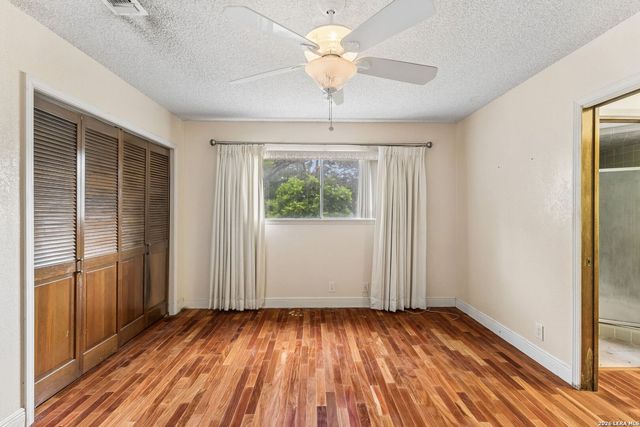 10801 PINEHILL ST, San Antonio, TX 78230