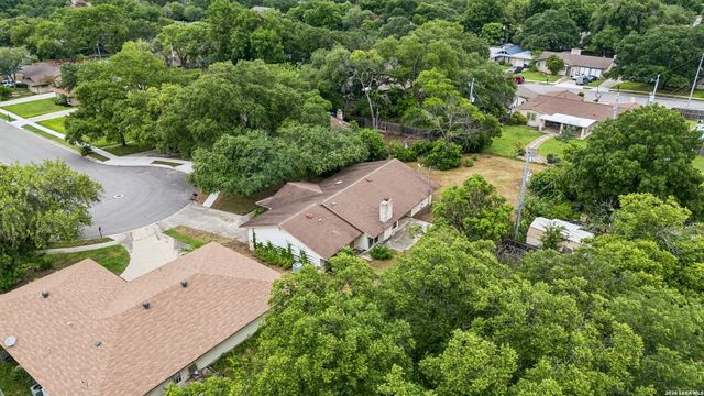 10801 PINEHILL ST, San Antonio, TX 78230