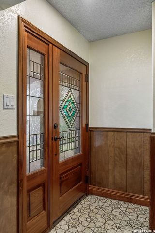 10801 PINEHILL ST, San Antonio, TX 78230