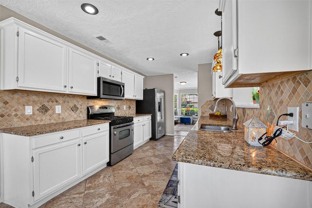 2124 Bennigan Street, League City, TX 77573