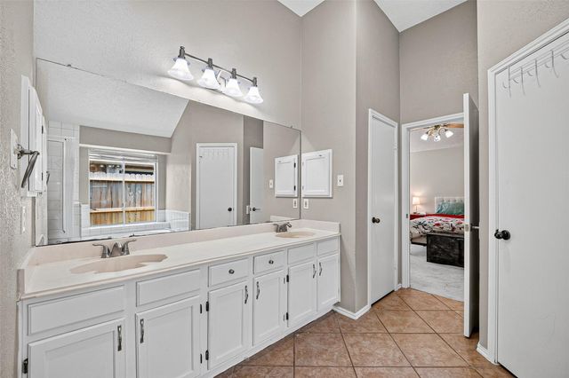2124 Bennigan Street, League City, TX 77573