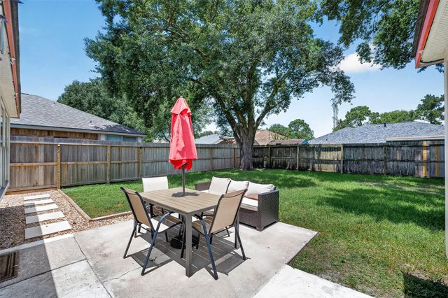 2124 Bennigan Street, League City, TX 77573