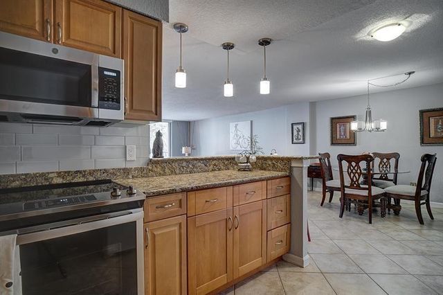 1000 Spanish River Road 2n, Boca Raton, FL 33432