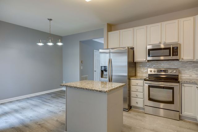 684 Huffine Manor Cir, Franklin, TN 37067