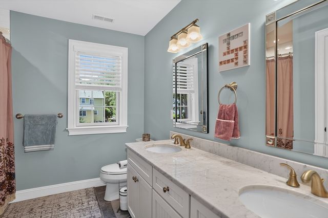10 Sterling Ct, Northborough, MA 01532