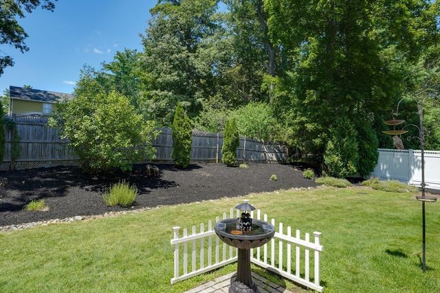 10 Sterling Ct, Northborough, MA 01532