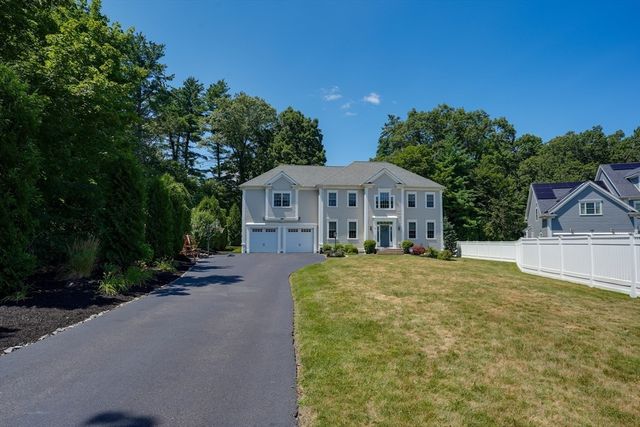 10 Sterling Ct, Northborough, MA 01532