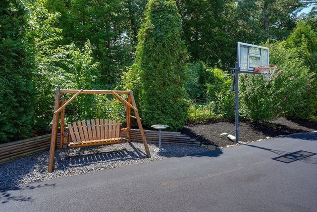 10 Sterling Ct, Northborough, MA 01532
