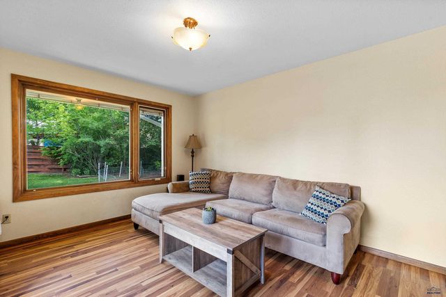 705 BELMONT DR, Rapid City, SD 57702