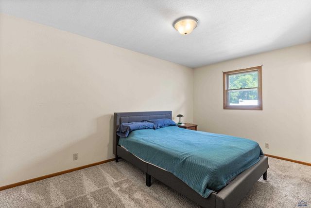 705 BELMONT DR, Rapid City, SD 57702