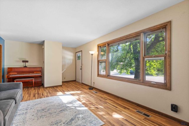 705 BELMONT DR, Rapid City, SD 57702