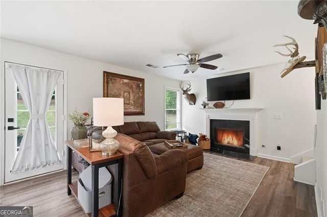 226 Charles Drive NE, Calhoun, GA 30701