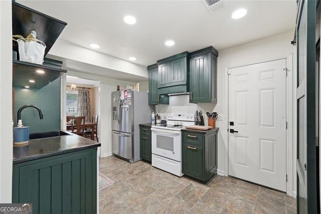 226 Charles Drive NE, Calhoun, GA 30701