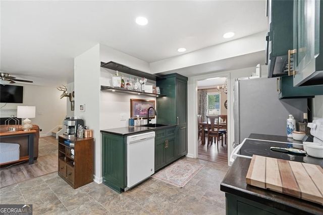 226 Charles Drive NE, Calhoun, GA 30701