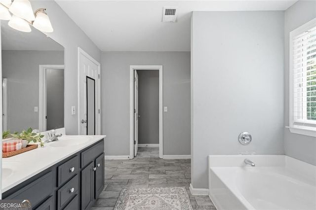 226 Charles Drive NE, Calhoun, GA 30701