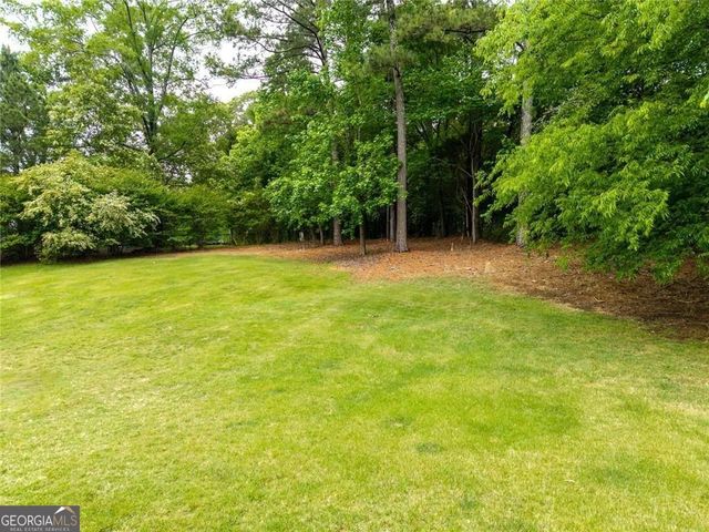 226 Charles Drive NE, Calhoun, GA 30701