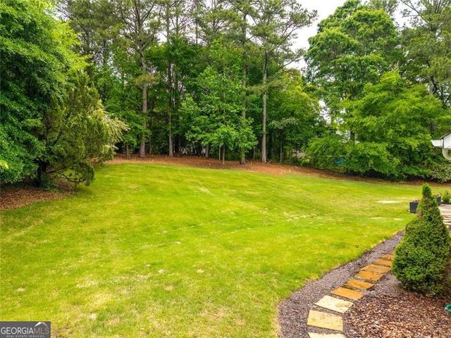 226 Charles Drive NE, Calhoun, GA 30701