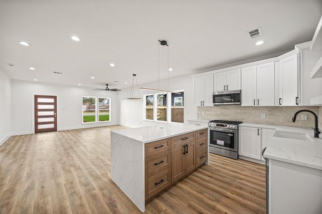 1807 Waco Street, Dayton, TX 77535