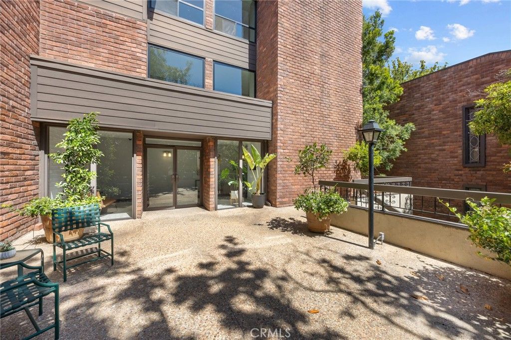 700 S Lake Avenue 109, Pasadena, CA 91106 — exterior