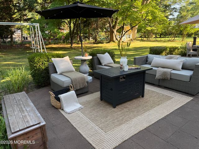 14 Silverbrook Place, Lincroft, NJ 07738