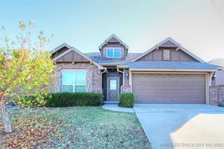 3856 W 105th Place S, Jenks, OK 74037